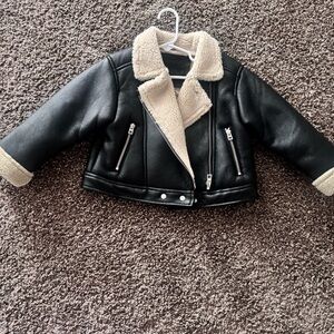 GIRLS ZARA Black Faux Leather Moto Jacket with Cream Sherpa Lining